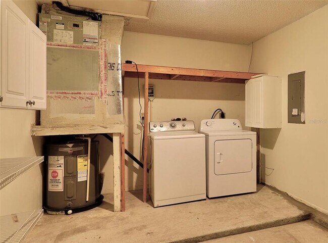 Building Photo - 3816 Pebble Ct