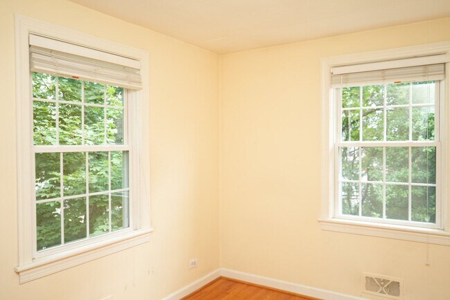 Building Photo - 101 Bollingwood Rd