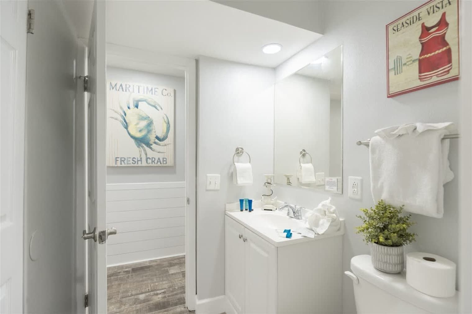 Building Photo - 8743 Thomas Dr