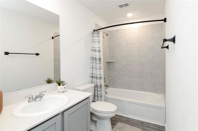 Building Photo - 5417 Windsong Way