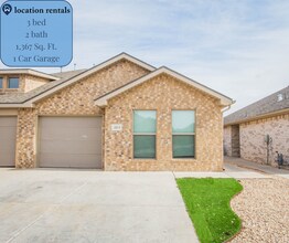 Building Photo - Modern 3/2/1 Duplex!