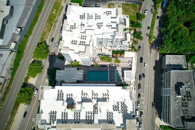 Building Photo - 3900 Biscayne Blvd