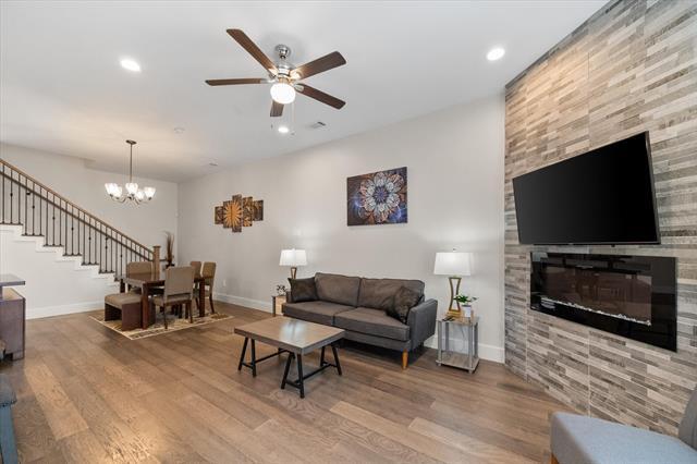 Building Photo - 9467 Timberleaf Dr