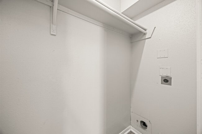 Building Photo - 9707 Pine Pass Dr