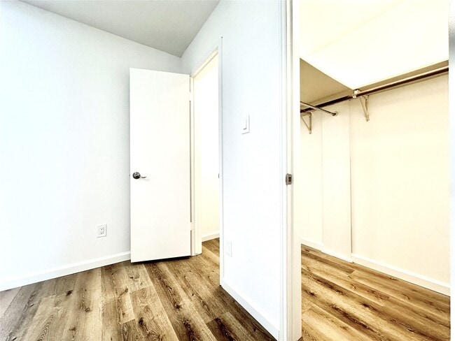 Building Photo - 14771 Perthshire Rd