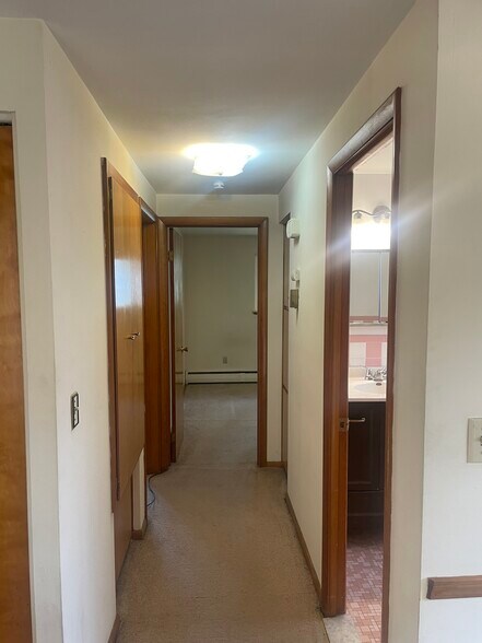 Building Photo - 767 Wehrle Dr