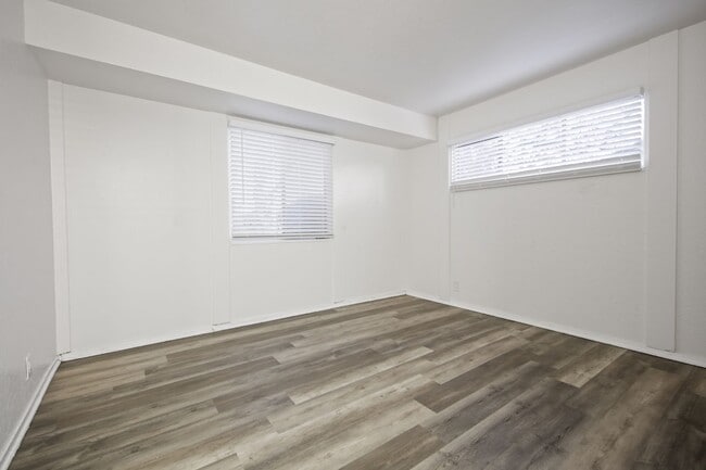 Building Photo - 3 Bedroom 2 Bathroom House For Rent!