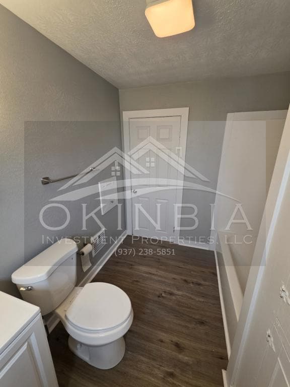 Building Photo - 713 W Hillcrest Ave