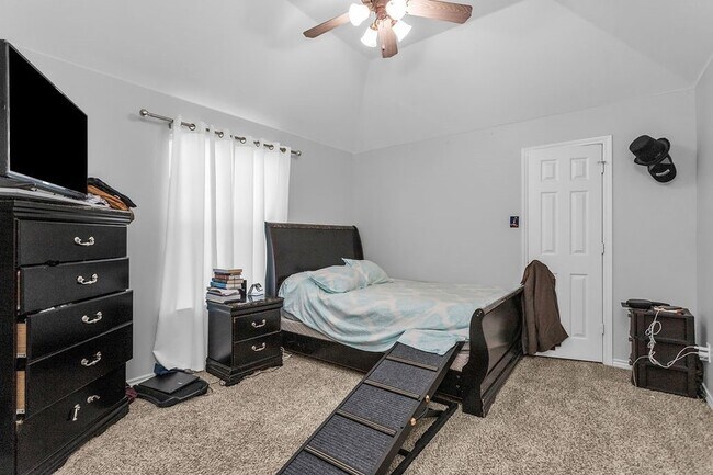 Building Photo - 5705 Blazing Star Rd