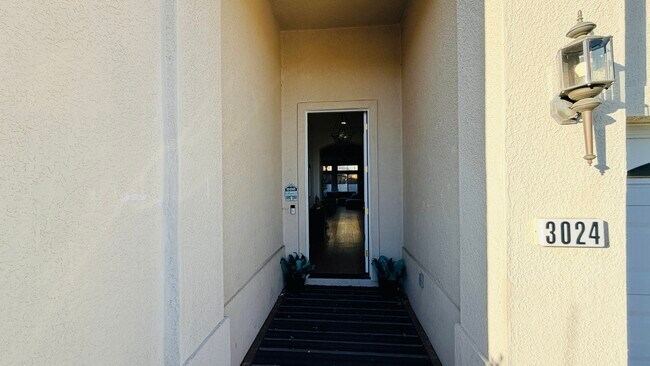 Building Photo - 3024 Oxbow Dr