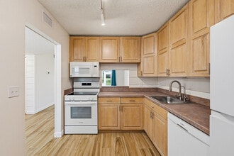 Building Photo - 2805 Casita Way