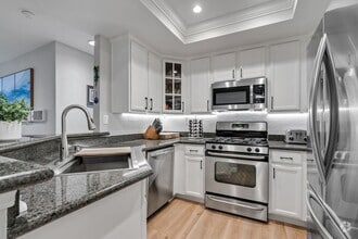Building Photo - 2BR, 2BA UPGRADED CONDO DEL MAR! PET FRIEN...