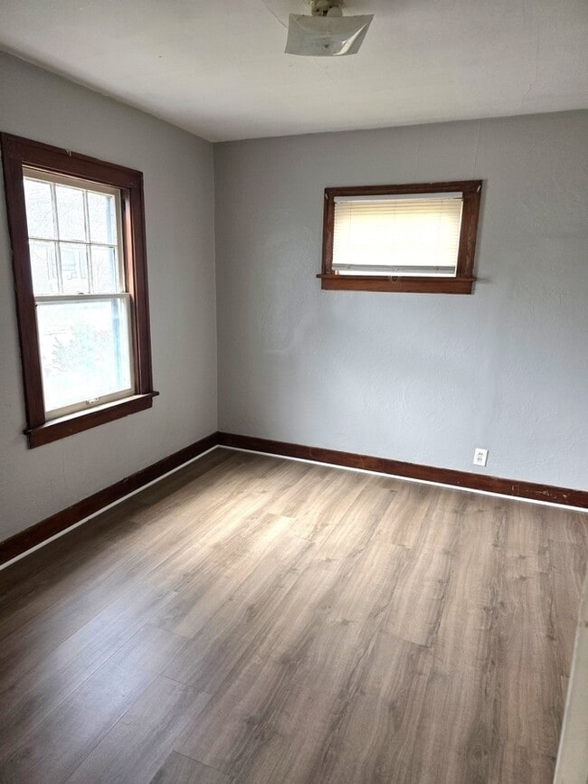 Building Photo - 972 Scott St