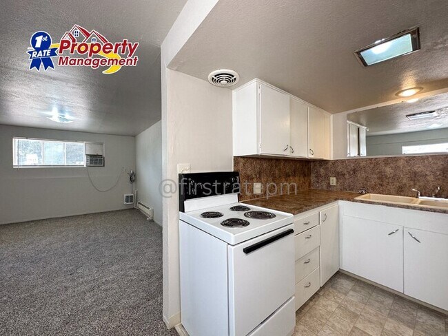 Building Photo - 1625 S Taggart St