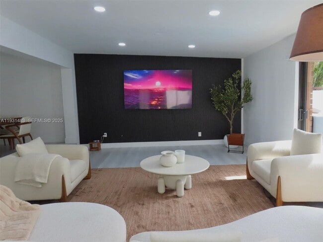 Building Photo - 260 187th St