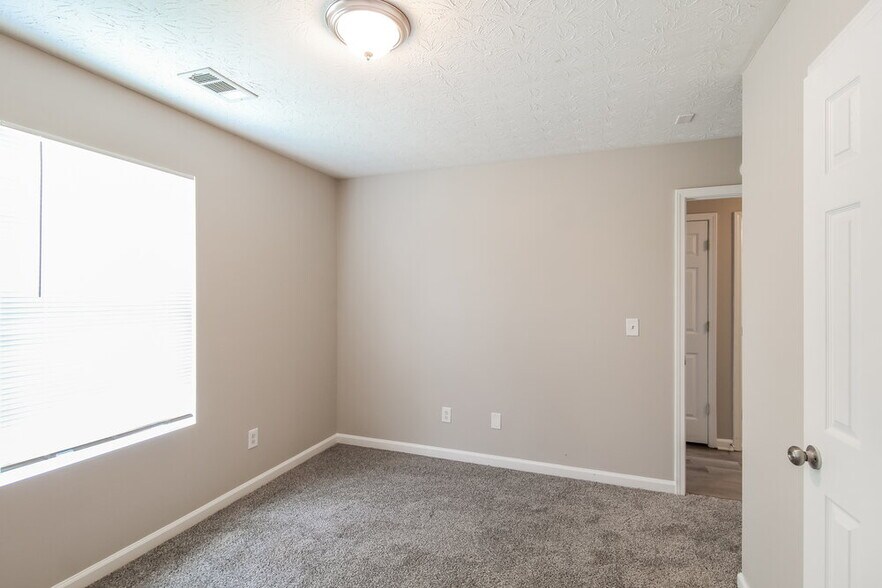 Building Photo - 160 Avery Dr