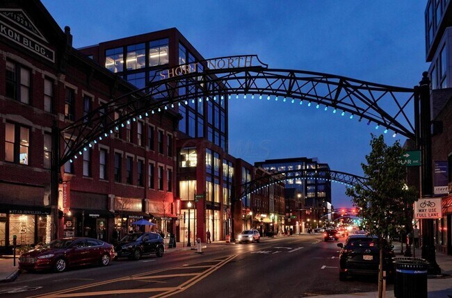 Building Photo - 854 N High St