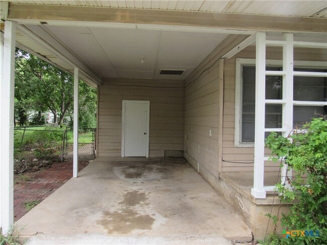 Building Photo - 1701 Elkins Ave