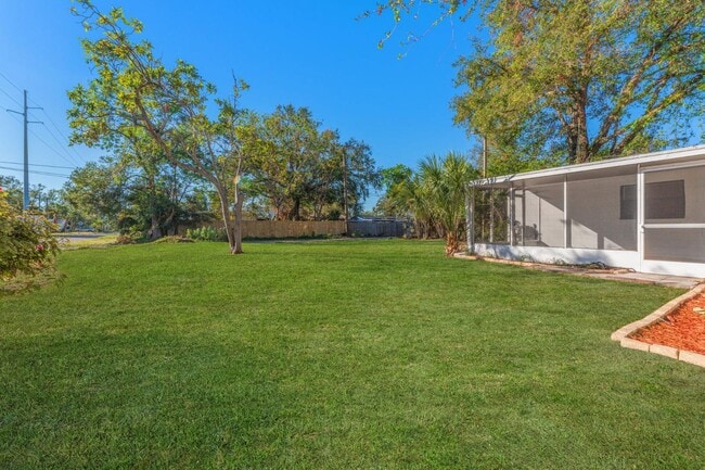 Building Photo - 5100 3rd Ave S