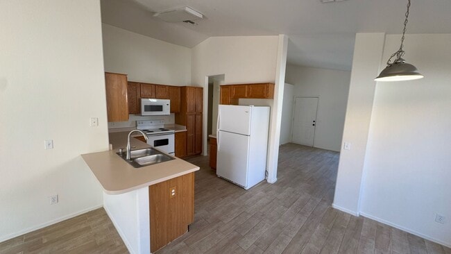 Building Photo - 505 S 93rd Pl