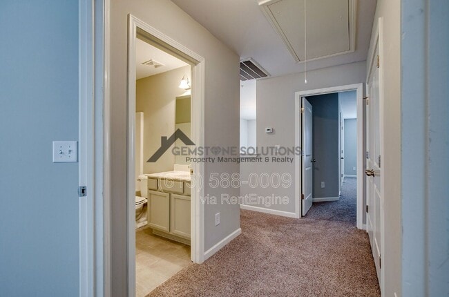 Building Photo - 4018 Commons Dr