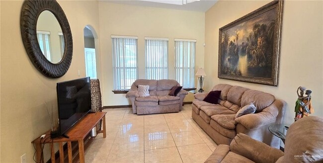 Building Photo - 12 Magdalena St