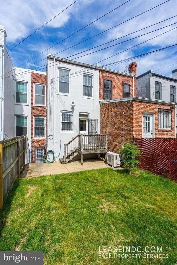 Building Photo - 2025 Flagler Pl NW