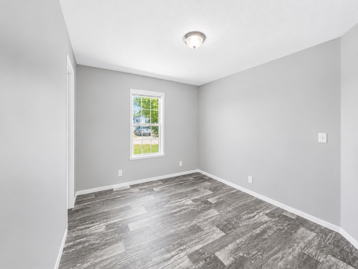 Building Photo - 4562 Iris Ln