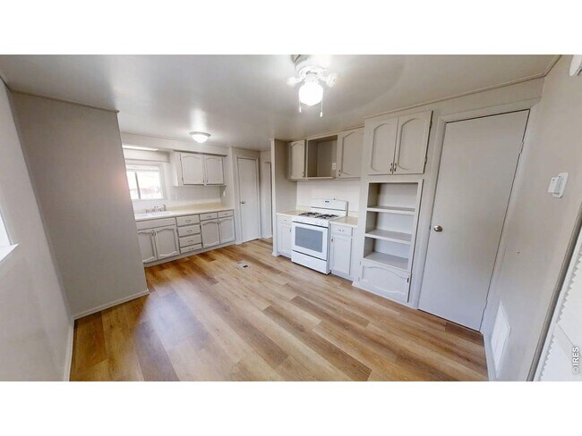 Building Photo - 114 Linden Dr