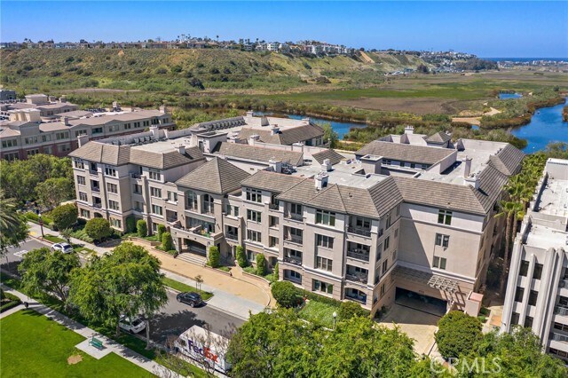Building Photo - 6001 Crescent Park E
