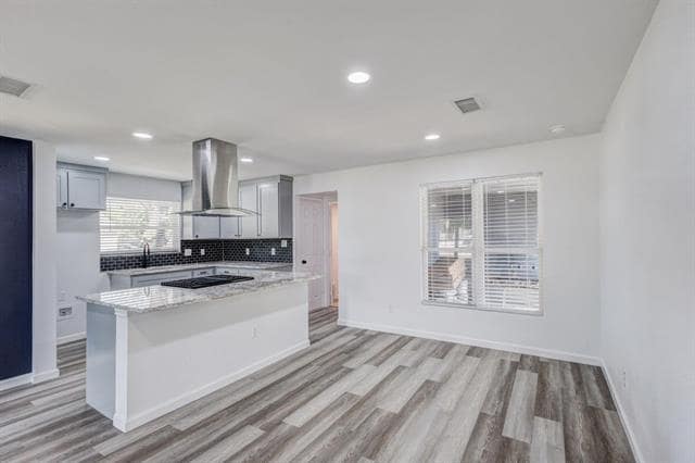 Building Photo - 322 NE 29th St