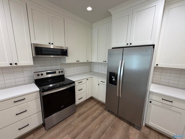 Building Photo - 14 Walnut St NE