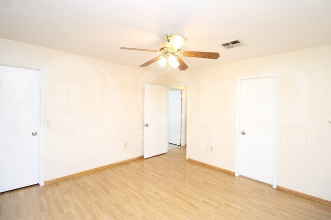 Building Photo - 602 N Cobblestone St
