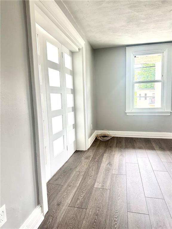 Building Photo - 804 Main St