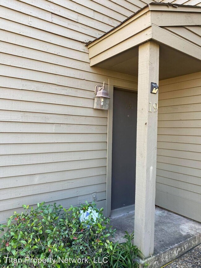 Building Photo - 2 br, 2 bath House - 7304 Fern Ave #19