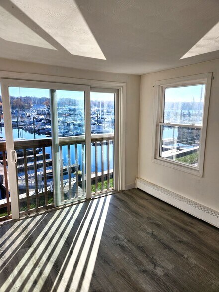 Building Photo - 2 Seminole St