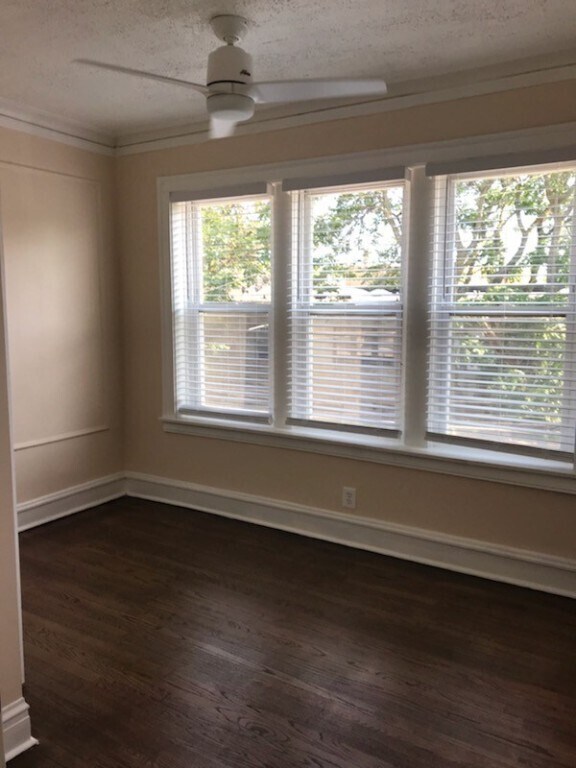 Building Photo - 4950 N Harding Ave