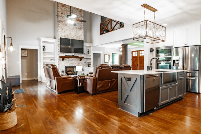 Building Photo - 918 Woodford Cv E