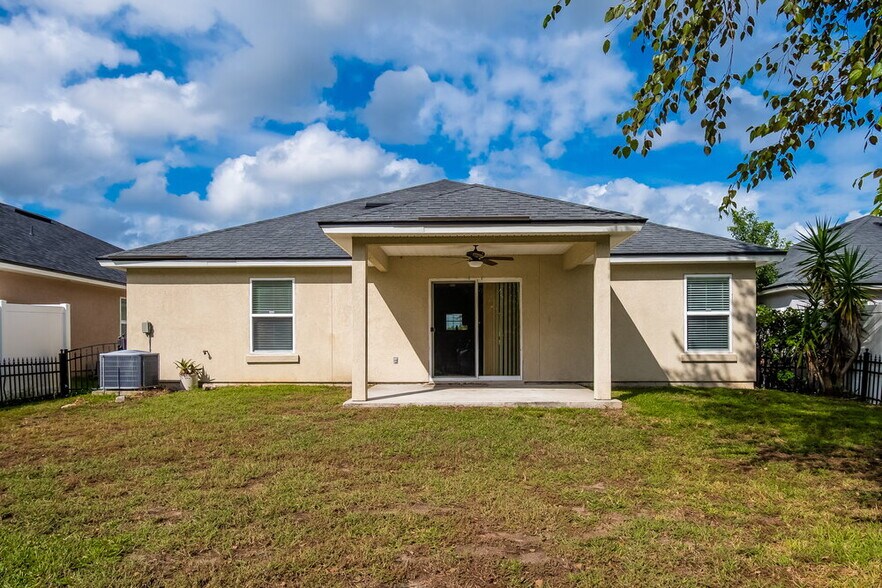 Building Photo - 16247 Magnolia Grove Way