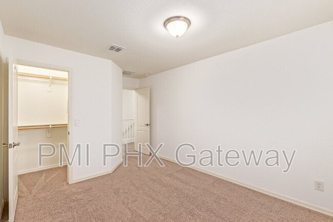 Building Photo - 735 E Constance Wy