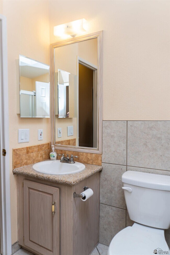 Building Photo - 10772 S Williams Ave