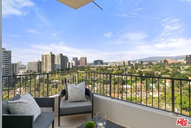 Building Photo - 10501 Wilshire Blvd