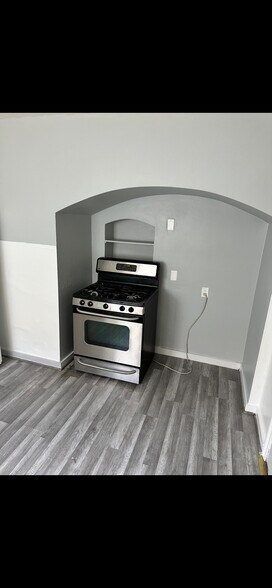 lower unit kitchen - 1229 Terrace Ave