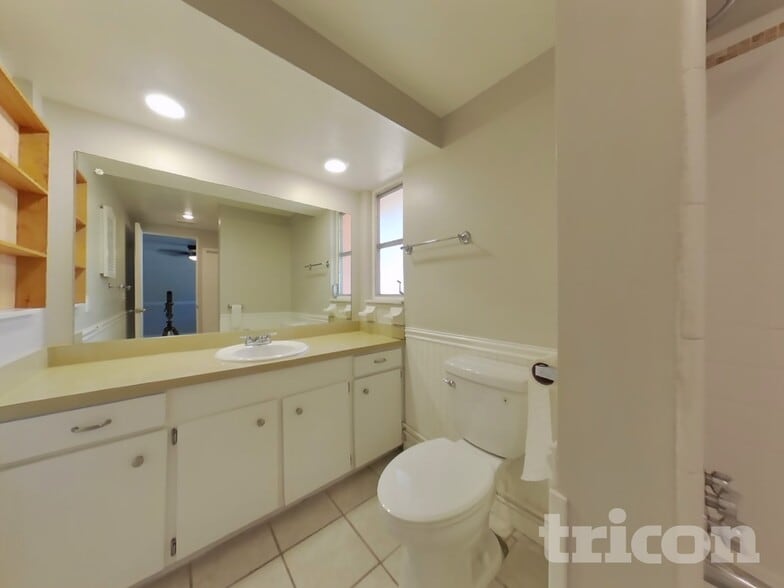 Building Photo - 2432 Breakwater Cir