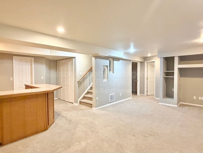 Building Photo - 2825 Dristol Dr