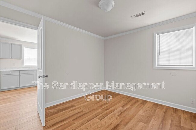 Building Photo - 2214 Van Buren Ave