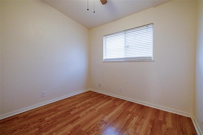 Building Photo - 4304 Scottsdale Rd