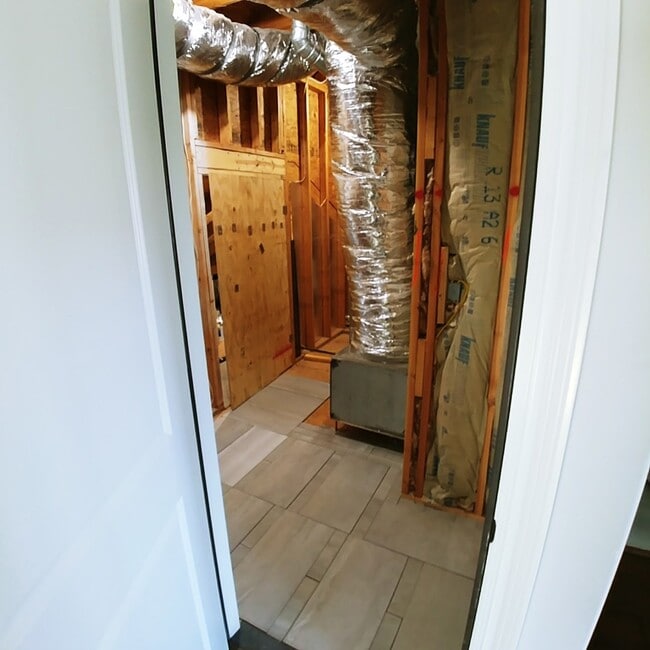 Building Photo - 104 Perfect Pl