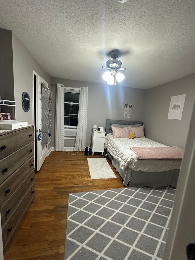 Building Photo - 314 Pleasant St