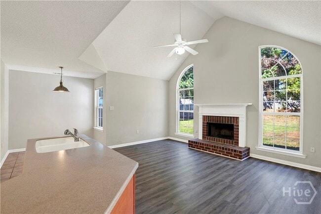 Building Photo - 387 Shady Hill Cir